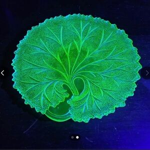 INDIANA Glass Green Uranium Pebble Leaf “Twiggy” Salad Plate 8.5" Vintage